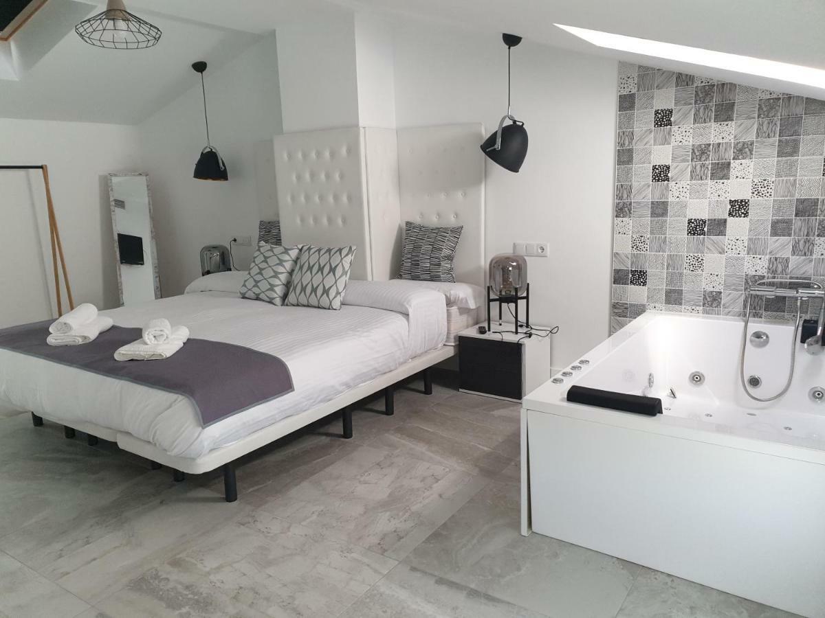 Apartamentos Hostal Cabañas Carboneras de Guadazaón Exterior foto