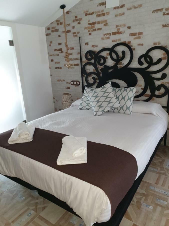 Apartamentos Hostal Cabañas Carboneras de Guadazaón Exterior foto